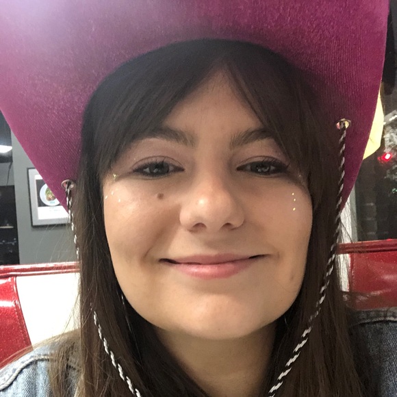 Meet your Posher, Phoebe - Picture 8 of 8